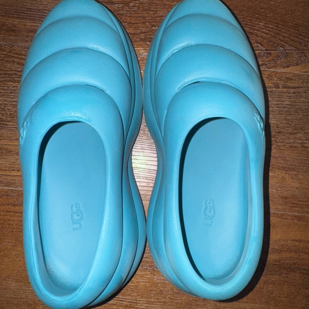 UGG • Sport Yeah Clog Size 8 - Picture 7 of 9
